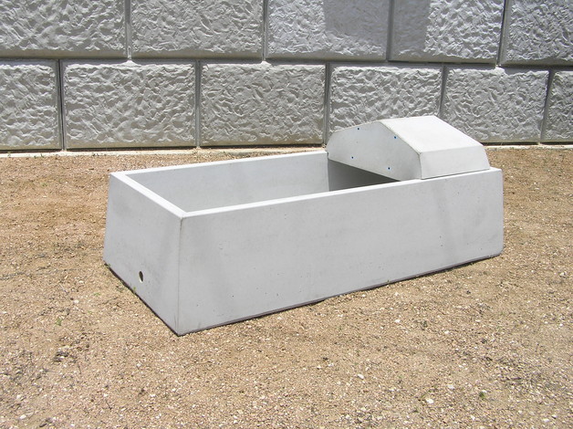 Reinforced concrete stock water tank